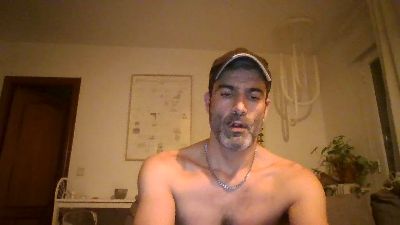 hotreds webcam model stream image