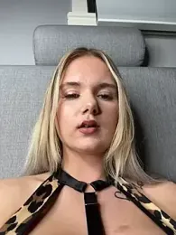 josefine_svensson__02 webcam model stream image
