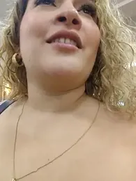 Sara_smiiith211 webcam stripchat model stream image