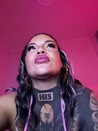 _MelinaCurves_ webcam model stream image