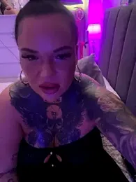 _MelinaCurves_ webcam model stream image