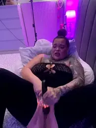 _MelinaCurves_ webcam model stream image