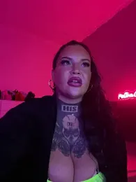 _MelinaCurves_ webcam model stream image