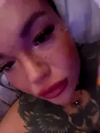 _MelinaCurves_ webcam model stream image