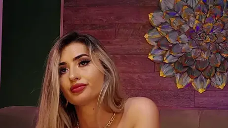 LoraDevine webcam model stream image