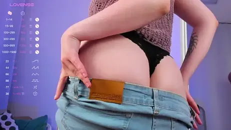 ShayaSilk webcam model stream image