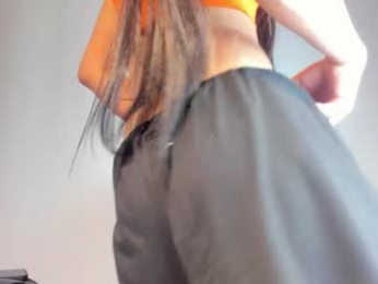 loovelymiia_ webcam model stream image