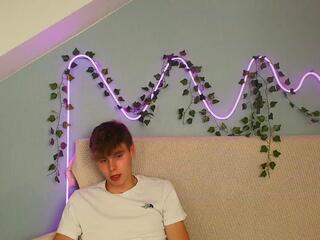 Justin Beckett webcam model stream image