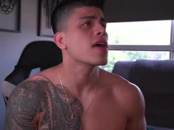 tyler_muscle webcam model stream image