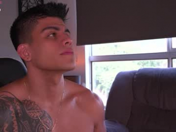 tyler_muscle webcam model stream image
