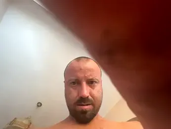 Nikolaiyy webcam model stream image