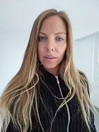 Nova-Lee webcam model stream image