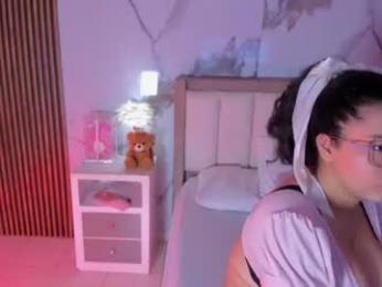 alicialevy webcam preview