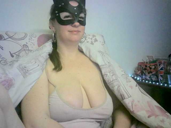 GoldenFisha webcam model stream image