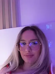 mollyxxx webcam model stream image