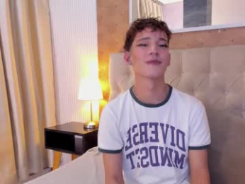 iangel_ webcam model stream image