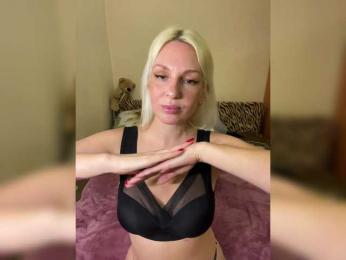 LisaMe webcam model stream image