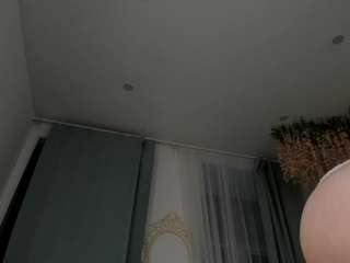 liliankroft webcam model stream image