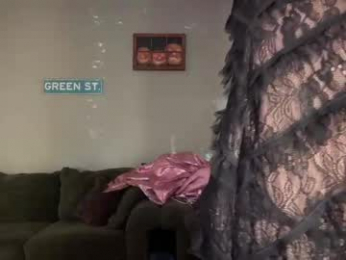greenxxxqueen webcam model stream image