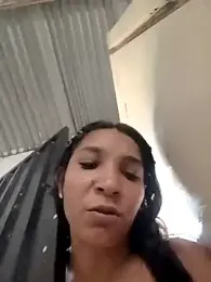 chikivivi- webcam model stream image