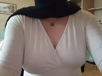 gizzz34 webcam stripchat model stream image