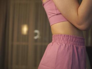 Clover Barris webcam model stream image