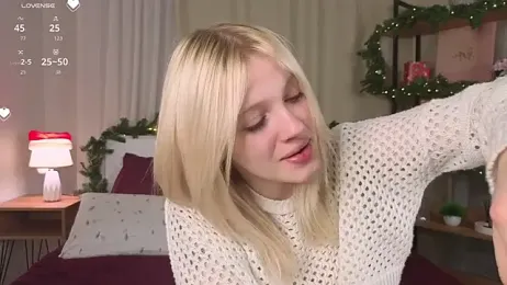 EdlaHewell webcam stripchat model stream image