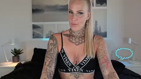 Lara-CumKitten webcam model stream image