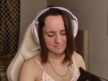 LunaL0ve webcam model stream image