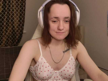 LunaL0ve webcam model stream image