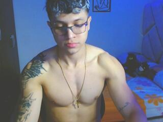 Junior Wayne webcam model stream image