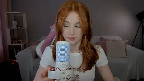Leahsthetics webcam model stream image