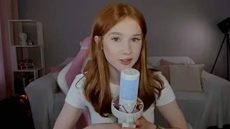 Leahsthetics webcam model stream image