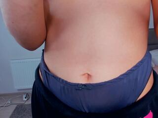 Mozella Mccleery webcam model stream image