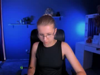 gloria_bubble webcam model stream image