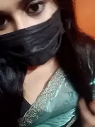 umairahaasan_1 webcam model stream image