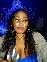 AmazonianMistress webcam model stream image