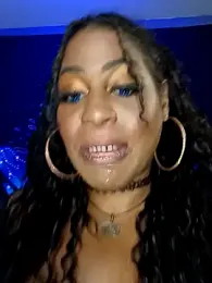 AmazonianMistress webcam model stream image