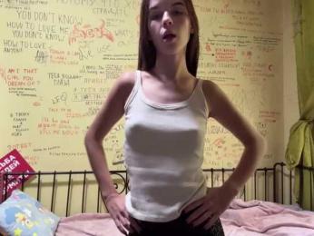 JuicyCutie webcam bongacams model stream image