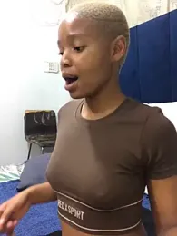 BondiBitch webcam model stream image