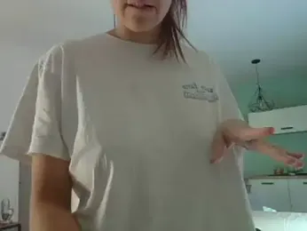 PearMaki webcam model stream image
