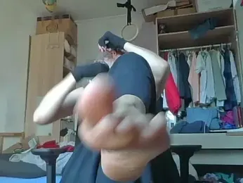 PearMaki webcam model stream image