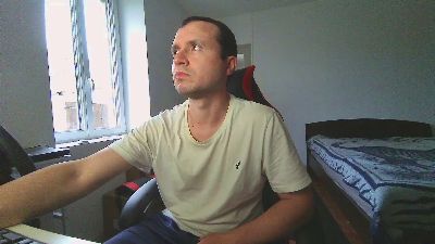 julien1800 webcam model stream image