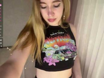 creamberryy webcam model stream image