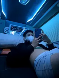 linh21107 webcam model stream image