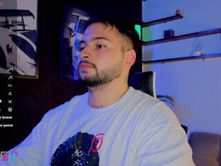 Andreww Brownn webcam model stream image