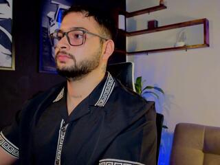 Andreww Brownn webcam flirt4free model stream image