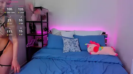 WoW__Poppy webcam model stream image