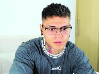 Marko Toro webcam model stream image
