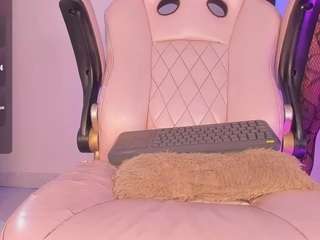 mia-royal webcam model stream image